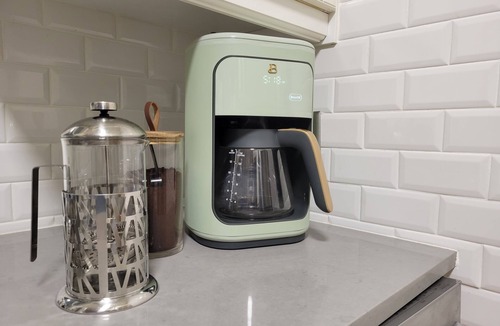 Seybold House | Hot tub Paradise: outdoor kitchen & personalized attention. Pet-friendly+parking