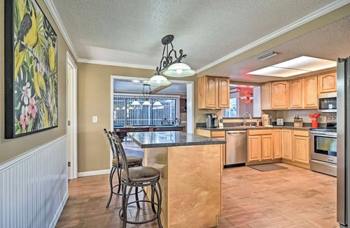 Walsingham House | Hot Tub, Pool, Pool Table & more at Charming 3-bedroom house in Serene Largo