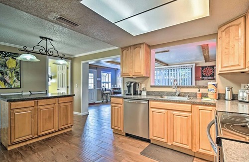 Walsingham House | Hot Tub, Pool, Pool Table & more at Charming 3-bedroom house in Serene Largo