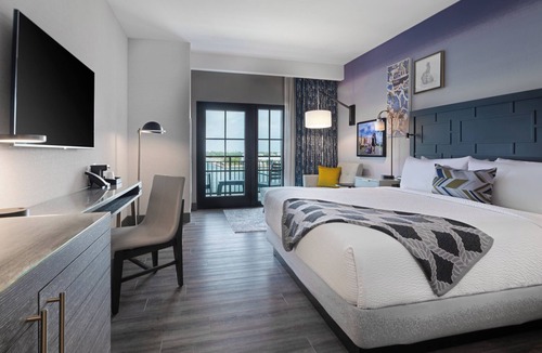 Panama City Hotel | Hotel Indigo Panama City Marina by IHG