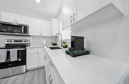 Overtown House | HotTub I BBQ I Nespresso I Fast Wi-Fi