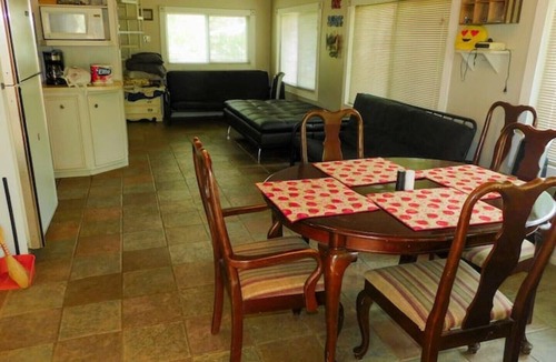 Kingsland Cottage | house and lighted deck fenced yardn