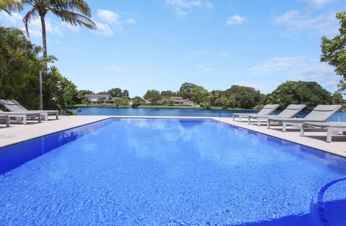 Lake Clarke Shores House | House for 9 people renovated nine benefits and comfort upscale