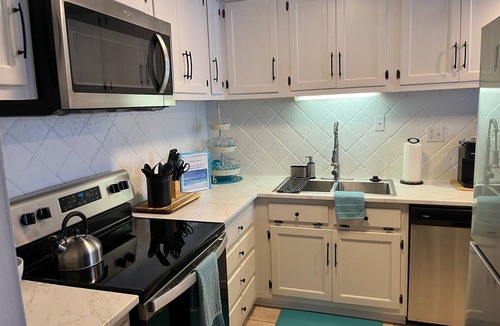 Bid-a-wee Beach House | House is 1 min walk to Private Beach Sleeps 8-10 Fenced Yard Pet Friendly