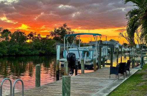 Port Charlotte House | House With A BoatYour Private Waterfront Resort
