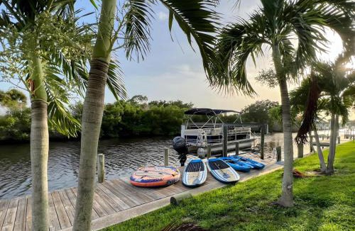 Port Charlotte House | House With A BoatYour Private Waterfront Resort
