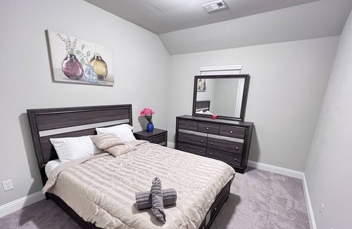 Irving House | House with a Theater, Game Room and Fireplace!