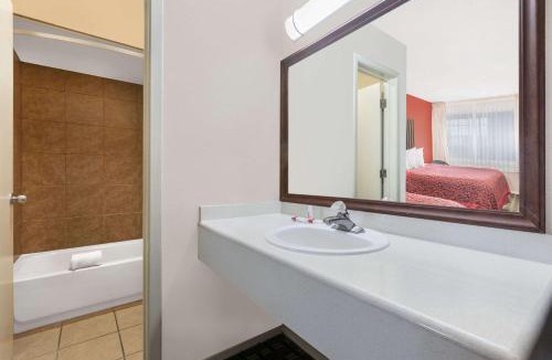 University Park Hotel | Howdy Hotel
