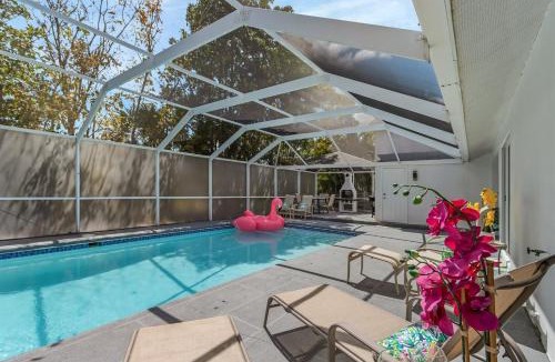 Willoughby Acres House | Huge 5BR Heated Pool, BBQ, 3 Suites Nr Beaches,Pets OK