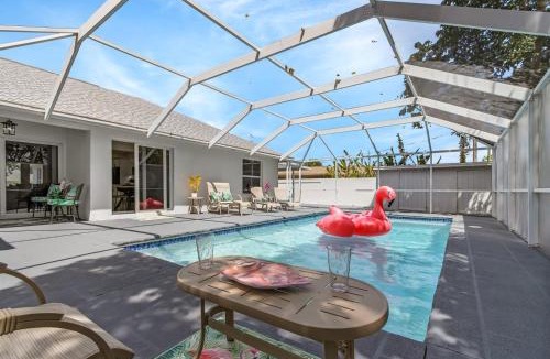 Willoughby Acres House | Huge 5BR Heated Pool, BBQ, 3 Suites Nr Beaches,Pets OK