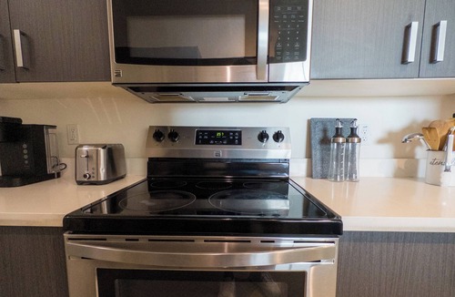 East Little Havana Apartment | HUGE WEEKLY & MONTHLY DISCOUNTS - Luxury Building with all the best amenities!