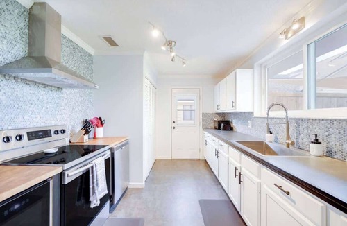 St. Augustine House | Huge Yard with Marsh Views! | Minutes to Beach/DT!