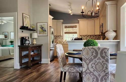 East Naples House | Immaculate 3 BR/2BA Key West style single family home completely renovated.