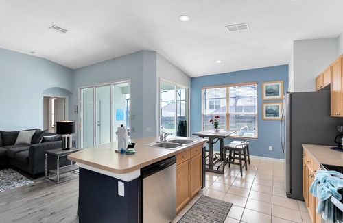 Buena Ventura Lakes Villa | Immaculate 4 bedrooms 3 bathroom is exceptional for your next vacation