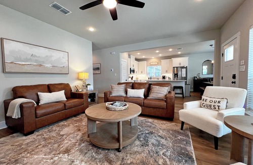 Canyon Lake Cottage | Immaculate, pet-free 3 Bed/2 Bath home w/large covered patio near the Lake!