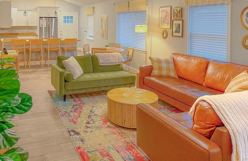 Dunnellon House | Immaculate Rainbow River Boho Bungalow w Early Checkin at 9am!