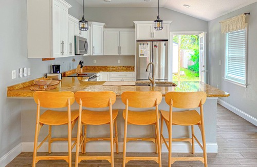 Dunnellon House | Immaculate Rainbow River Boho Bungalow w Early Checkin at 9am!