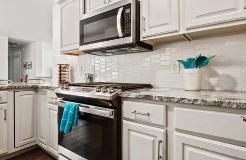 Leadville North House | Imogene Home — 4BR + Hot Tub, Sleeps 10, 15 min to Ski Cooper, Ping Pong Garage