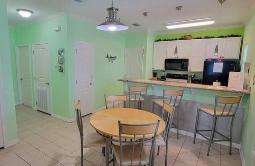South Padre Island Condo | In Entertainment District * Ample Bedding * Pool