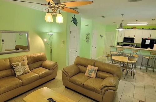 South Padre Island Condo | In Entertainment District * Ample Bedding * Pool