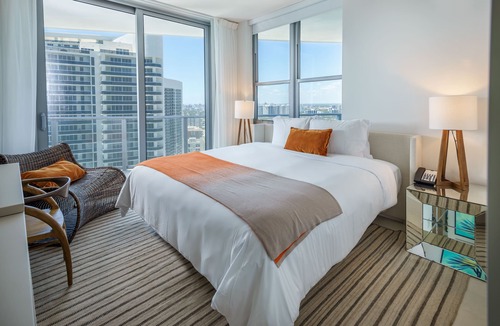 Hollywood South Central Beach Apartment | Incredible and Spacious Two Bedroom Beach Front Resort!