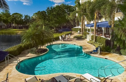 Pelican Bay Hotel | Inn at Pelican Bay