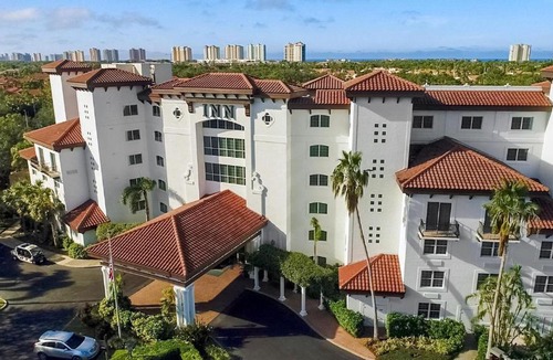 Pelican Bay Hotel | Inn at Pelican Bay