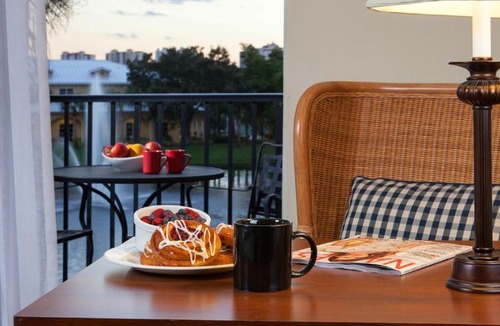 Pelican Bay Hotel | Inn at Pelican Bay