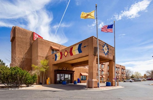 Santa Fe Hotel | Inn at Santa Fe, SureStay Collection by Best Western