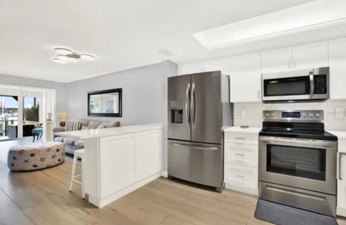 Island Estate Condo | Inter-coastal waterfront newly remodeled condo with boat lift! Bring your boat!