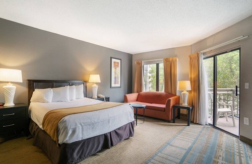 Florida Center Condo | International Drive - Studio Suite with Private Balcony
