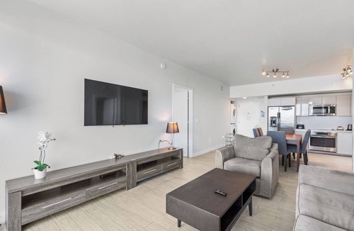 Hallandale Beach Apartment | ★ Intracoastal Dream Stay/Stylish 2BR with Spectacular Views-25 min to FIFA!