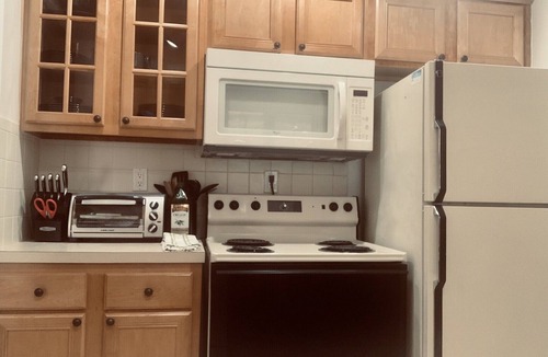 Deerfield Beach Apartment | Intracoastal Key West style Apartment- Walk to beach and restaurants