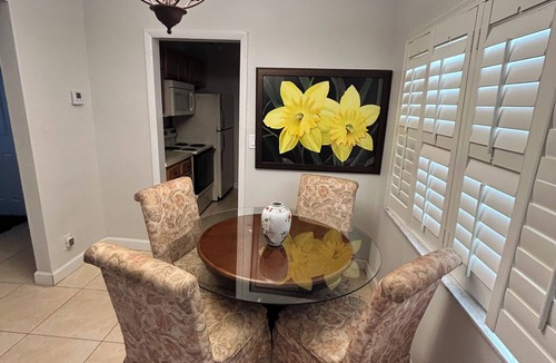Deerfield Beach Apartment | Intracoastal Key West style Apartment- Walk to beach and restaurants
