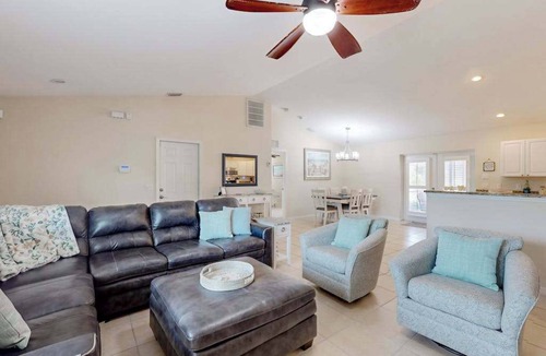 Englewood East House | Inviting home w/screened pool, lovely patio & upgraded interior - beach nearby