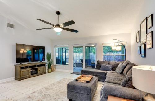 Jensen Beach House | Inviting Jensen Beach Home w/Screened-In Patio!
