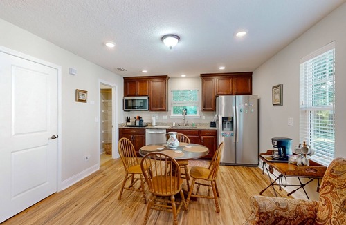 Fernandina Beach Cottage | Inviting waterfront cottage w separate garage apartment and stunning marsh view
