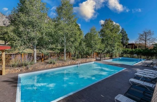 Nathrop Cabin | Iron City Cabin-Cozy Cabin with Hot Spring Fed Pool, Perfect for Families & Pets