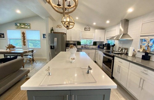 White Marlin Beach House | Islamorada Paradise - Canal Front & Private Beach Access