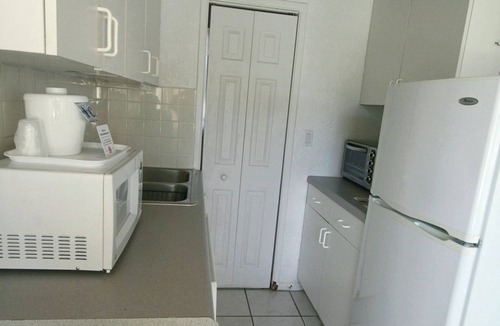 Venice Hotel | Island Breeze Inn