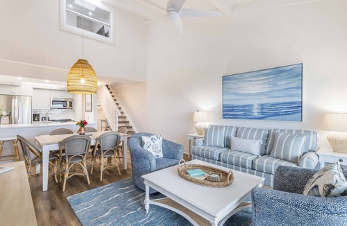 Captiva Apartment | Island Escape | 2 Spacious Villas | Free Parking, Beach and Onsite Pools