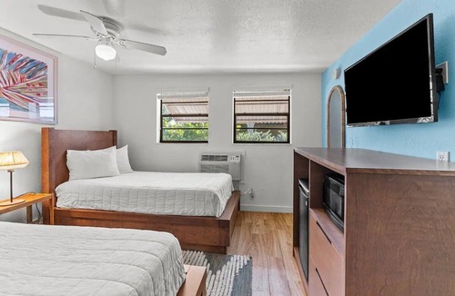 Little Torch Key Hotel | Island Getaway | w/Beach, Pool, Kayaks, Lawn Games & Breakfast Included!