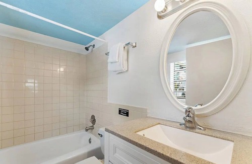 Little Torch Key Hotel | Island Getaway | w/Beach, Pool, Kayaks, Lawn Games & Breakfast Included!