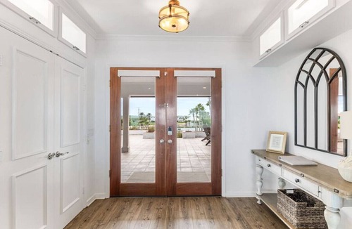 Crescent Beach House | Island Time - Oceanfront Bliss