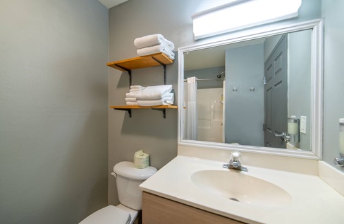 Everglades City Hotel | Ivey House Everglades Adventures Hotel