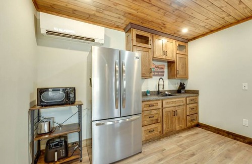 Ponce De Leon Resort | James River Hideout 4 Units Riverfront Room For Whole Fam! Kayak, Fish, Swim
