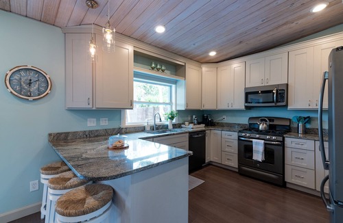 Jacksonville Beach House | Jax Beach Paradise – Walk to Beach, Bikes Included, and Pet Friendly!