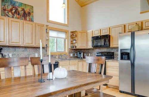 Indian Mountain Cabin | Jefferson Mountain Cabin w/ Private Deck & Grill!