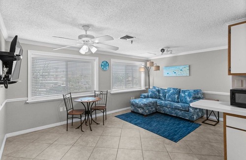 Madeira Beach Condo | John's Pass - Beach Location - Beach Place #200
