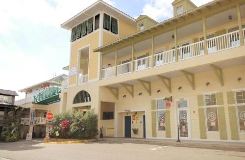 Madeira Beach Hotel | John's Pass Hotel - Fully Remote Check In